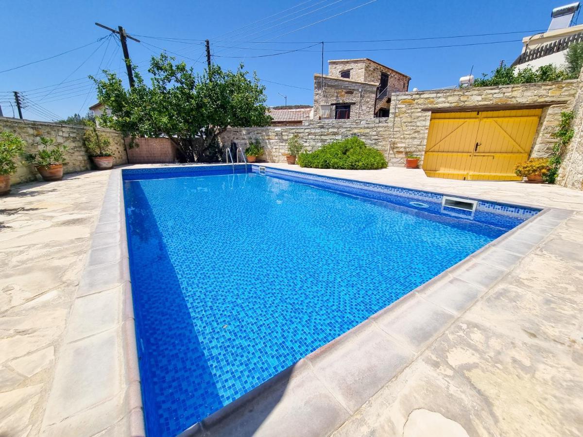 Skarinou'S Landhouse Poolside Heaven Apartment المظهر الخارجي الصورة